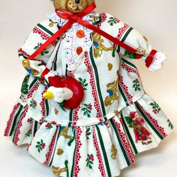 Christmas Decor Grandma Bear Nightgown Bonnet Candle Figurine - Picture 4 of 6